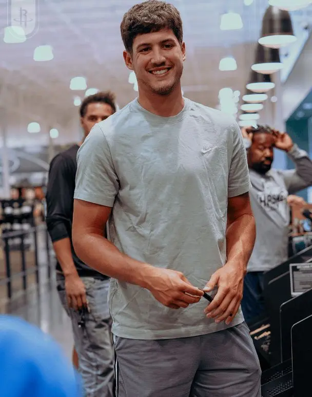 在赛季中期, 有一丝期待, 控卫范弗里