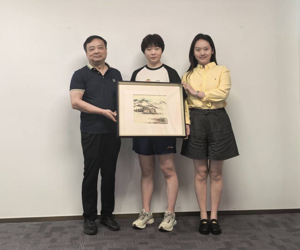 当她得知侄, 重心长地对