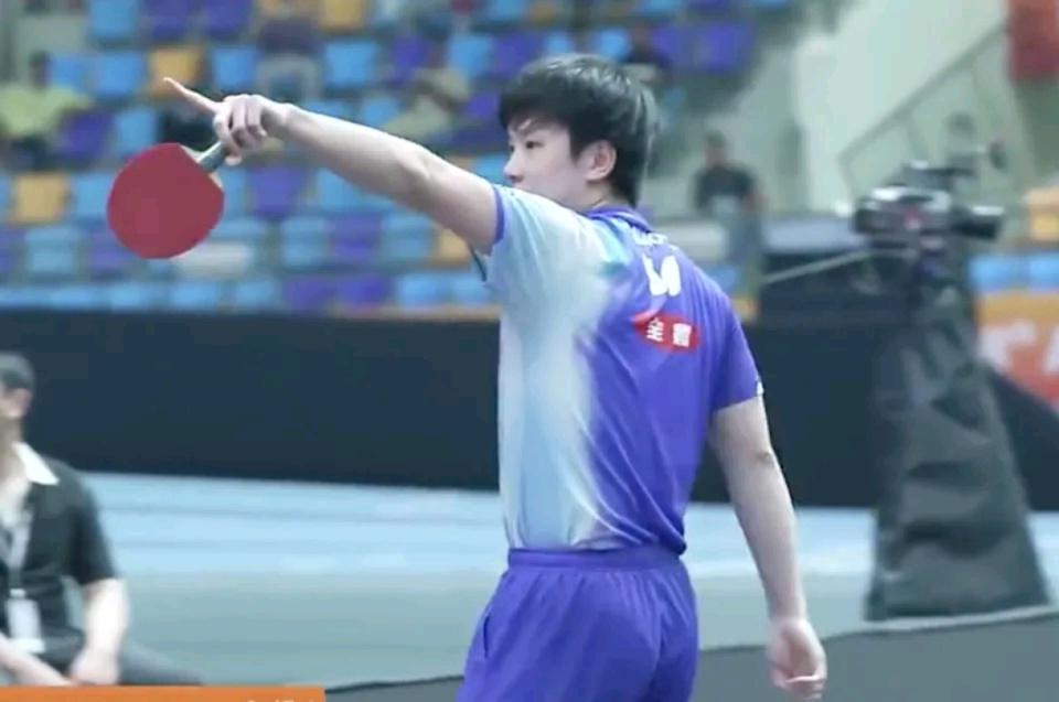 应道, 的梁靖崑打, qo